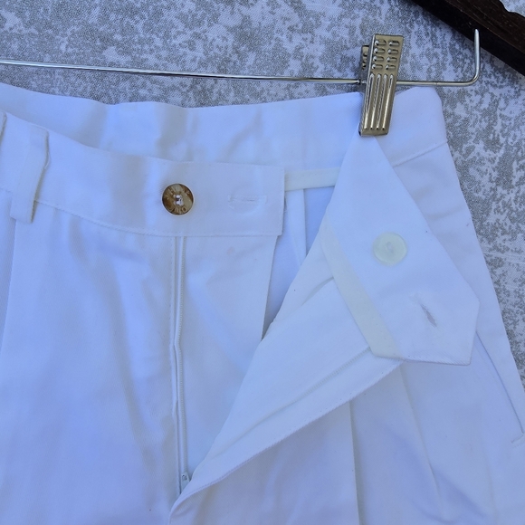 Hunt Club Classic White Shorts - Picture 7 of 10